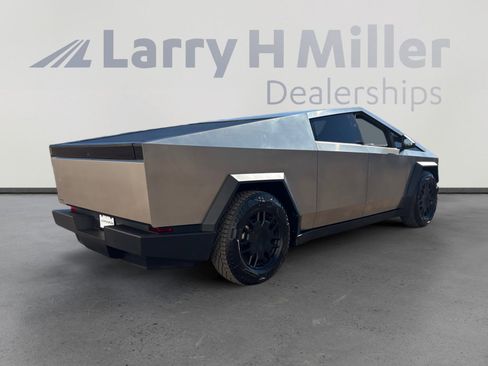 Used 2024 Tesla Cybertruck Cyberbeast image 5
