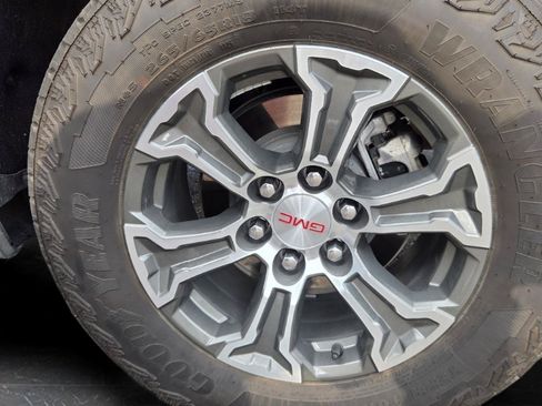 Used 2025 GMC Sierra 1500 SLE w/ X31 Off-Road Package AWD/4WD image 32