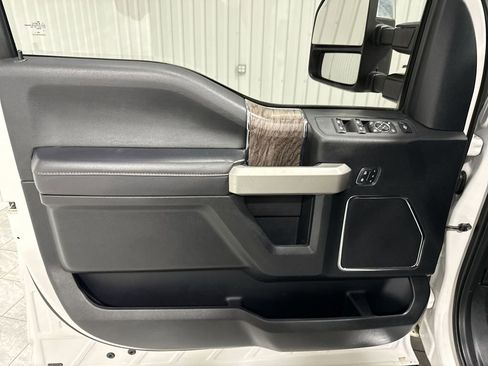 Used 2019 Ford F250 Lariat w/ Lariat Ultimate Package AWD/4WD image 23