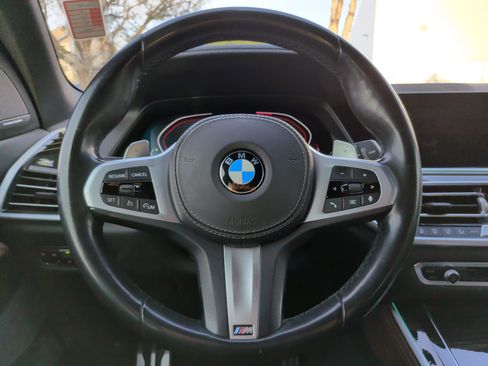 Used 2021 BMW X5 M50i w/ Premium Package image 21