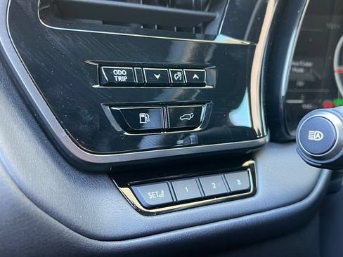 Used 2026 Lexus TX 500h AWD w/ Technology Package image 31