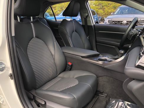 Used 2022 Toyota Camry SE image 34