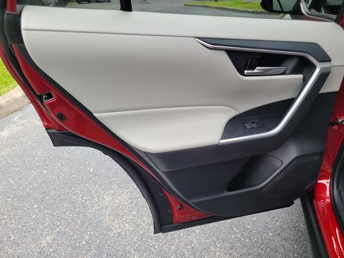 Certified 2025 Toyota RAV4 XLE w/ Convenience Package FWD image 13