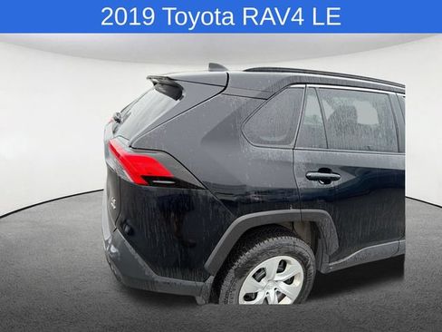 Used 2019 Toyota RAV4 LE w/ All Weather Liner Package AWD/4WD image 17