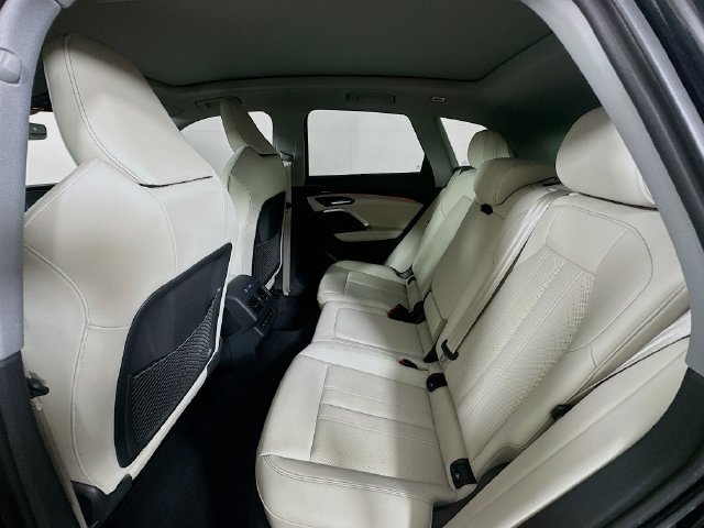 Used 2025 Audi Q5 Prestige AWD/4WD image 14