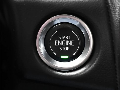 Used 2024 Chevrolet Tahoe Z71 w/ Luxury Package image 17