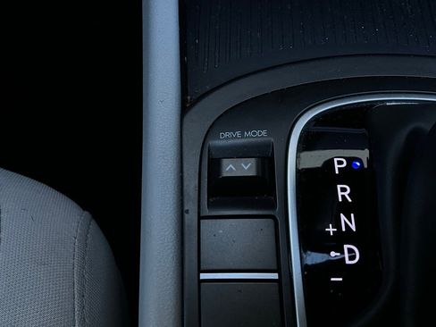 Used 2025 Hyundai Kona SEL image 24