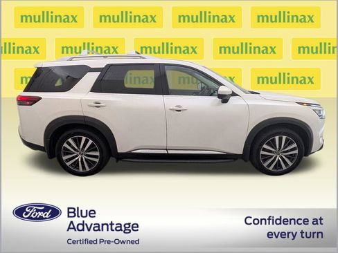 Used 2022 Nissan Pathfinder Platinum w/ Cargo Package image 2