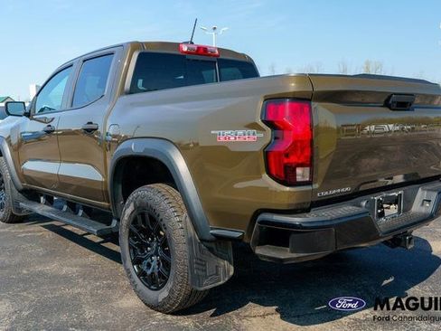 Used 2024 Chevrolet Colorado Trail Boss w/ Advanced Trailering Package AWD/4WD image 8