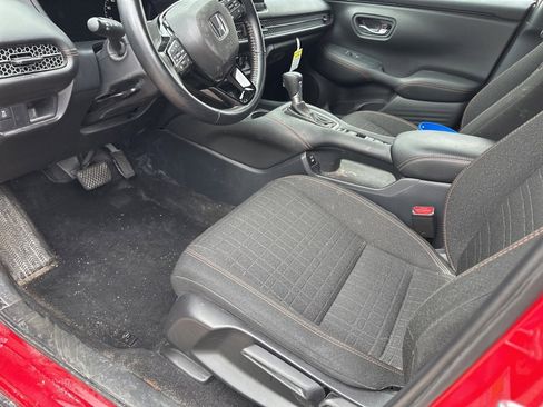 Used 2025 Honda HR-V Sport image 9