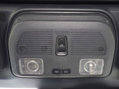 Used 2025 Ford Mustang Convertible RWD image 19