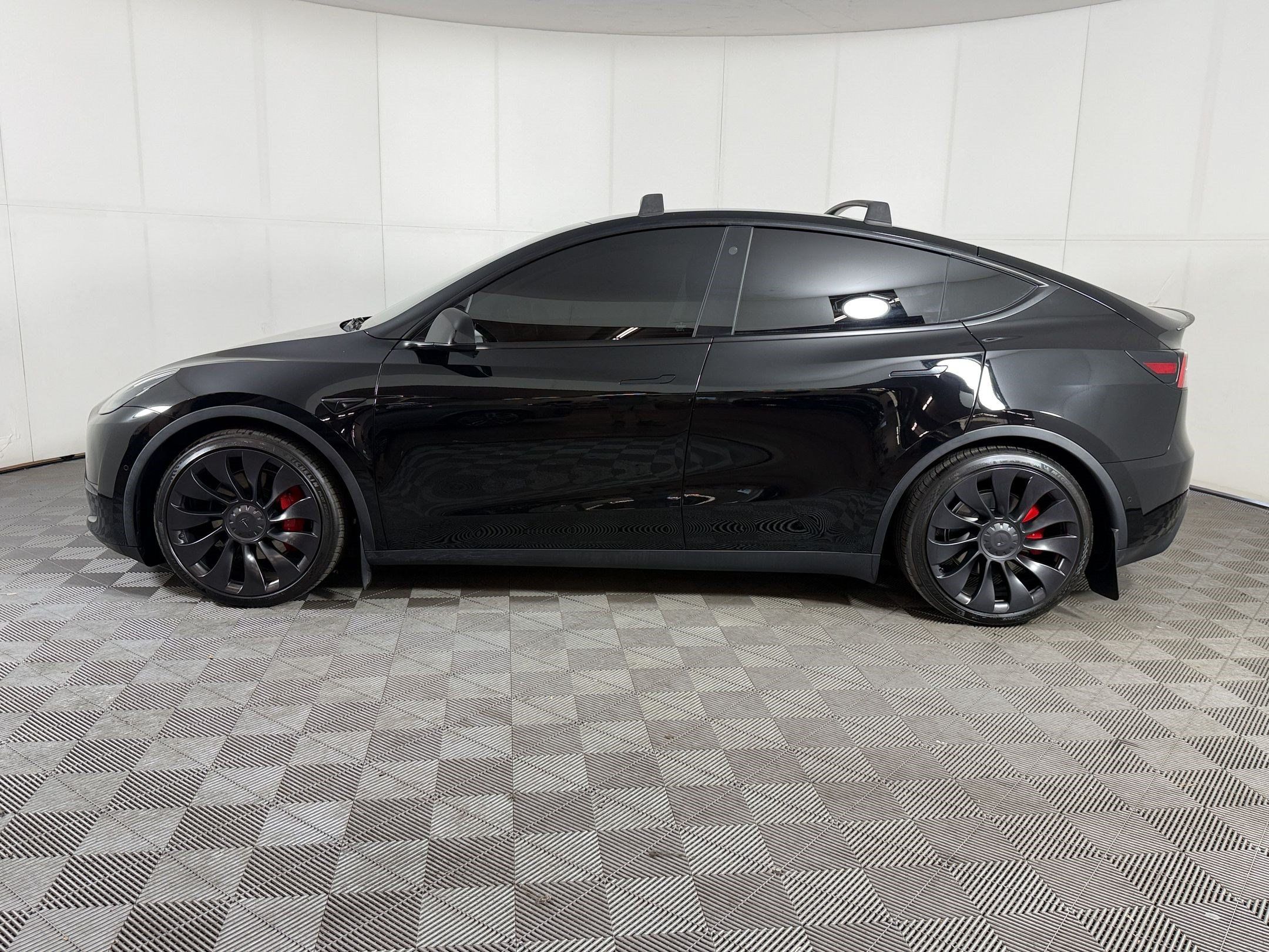 Used 2022 Tesla Model Y Performance AWD/4WD image 2