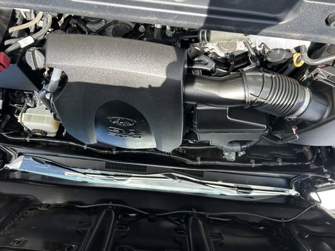 Used 2017 Toyota Tacoma TRD Off-Road w/ Tow Package (A/T) image 16