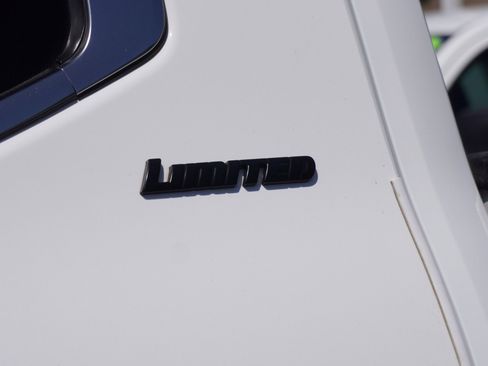 Used 2024 Toyota Tundra Limited AWD/4WD image 9