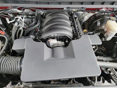 Used 2018 Chevrolet Silverado 1500 LT w/ All Star Edition image 40