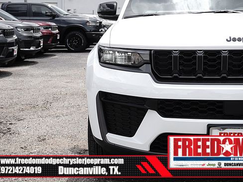 New 2026 Jeep Grand Cherokee Altitude RWD image 42