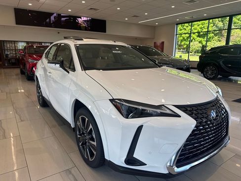New 2026 Lexus UX 300h AWD image 5