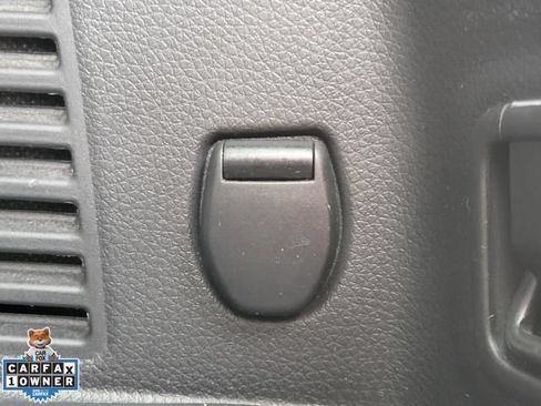 Used 2018 Nissan Rogue SV AWD/4WD image 8