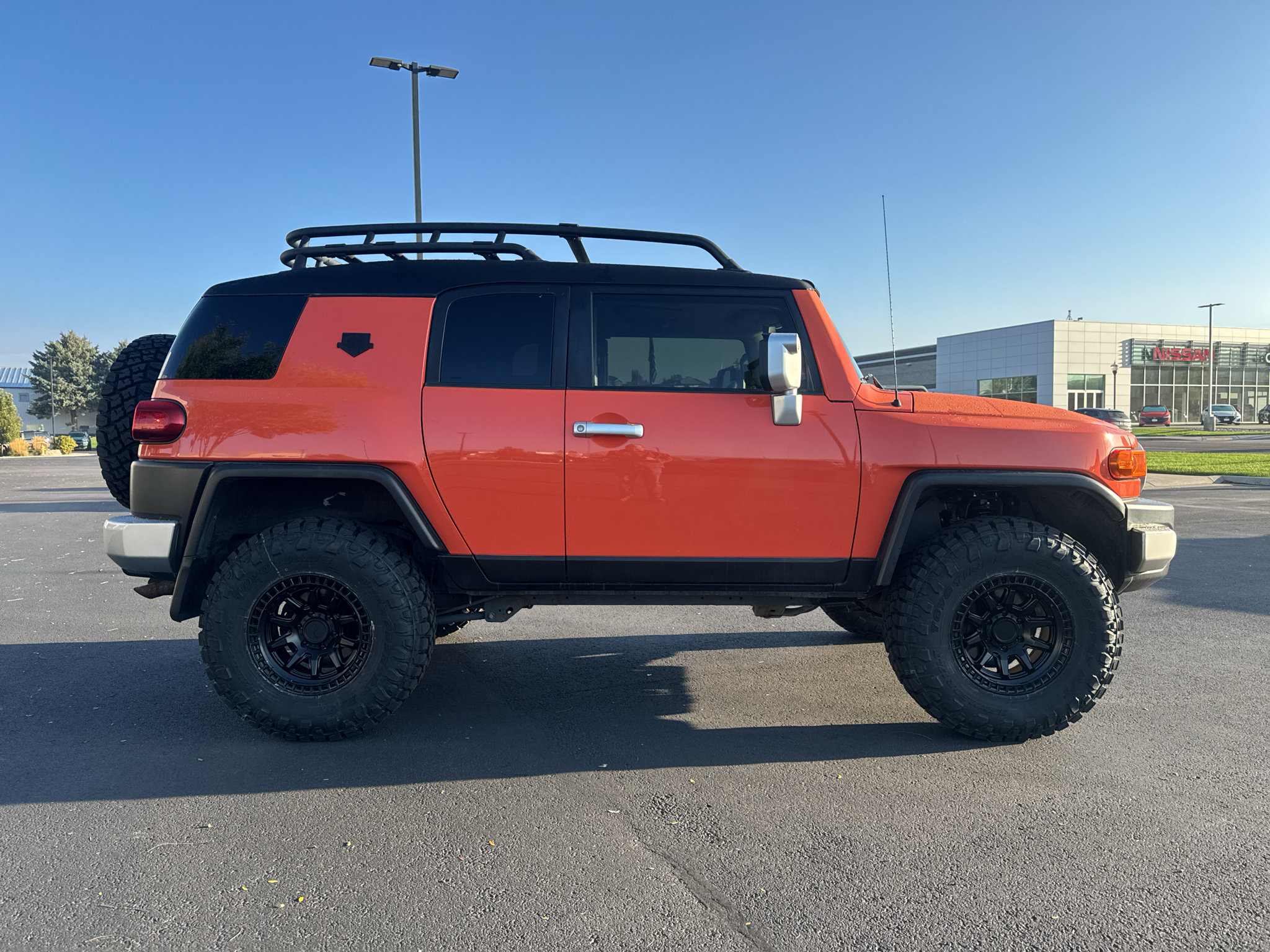 Used 2013 Toyota FJ Cruiser 4WD w/ Convenience Pkg image 2