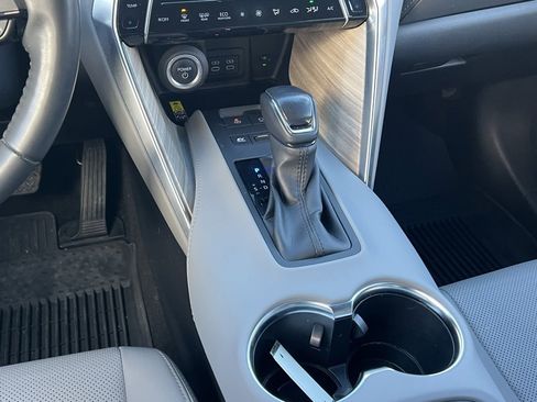 Used 2023 Toyota Venza Limited image 16
