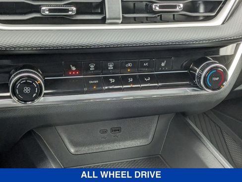 New 2026 Chevrolet Equinox LT w/ LPO, Floor Liner Package image 23