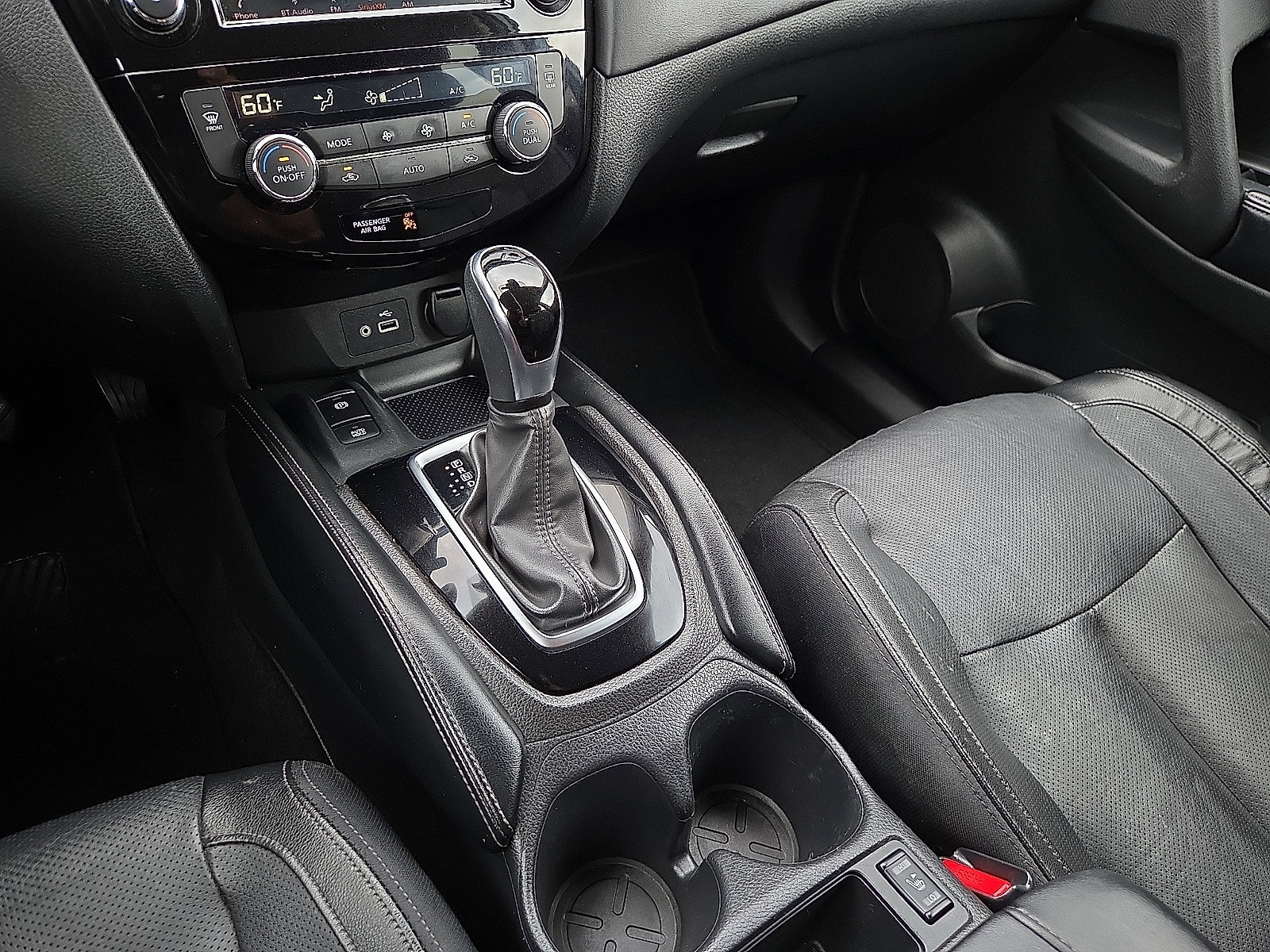 Used 2019 Nissan Rogue SL AWD/4WD image 25
