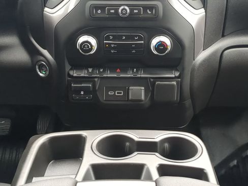 Used 2024 GMC Sierra 3500 Pro w/ Convenience Package image 17