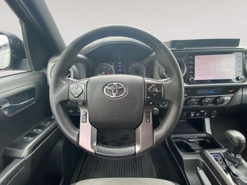 Used 2023 Toyota Tacoma TRD Off-Road w/ Technology Package AWD/4WD image 12