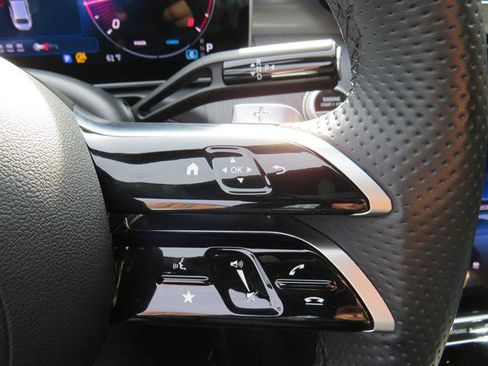 Used 2025 Mercedes-Benz C 300 4MATIC Sedan image 11