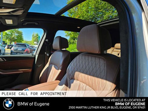 Used 2024 BMW X7 xDrive40i w/ M Sport Package AWD/4WD image 25