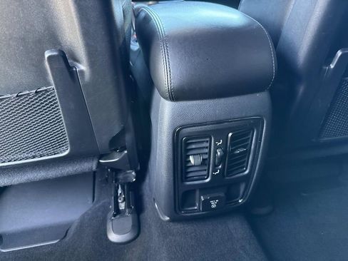 Used 2019 Jeep Grand Cherokee Altitude image 20