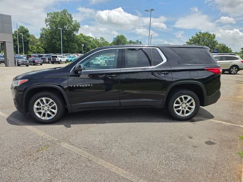 Used 2021 Chevrolet Traverse LS FWD image 2