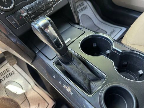 Used 2017 Ford Explorer XLT w/ Equipment Group 202A FWD image 23