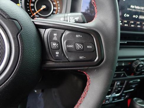 Used 2024 Jeep Gladiator Rubicon w/ Convenience Group AWD/4WD image 14