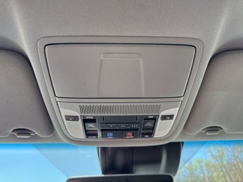 Used 2017 Acura MDX SH-AWD w/ Advance Package image 25