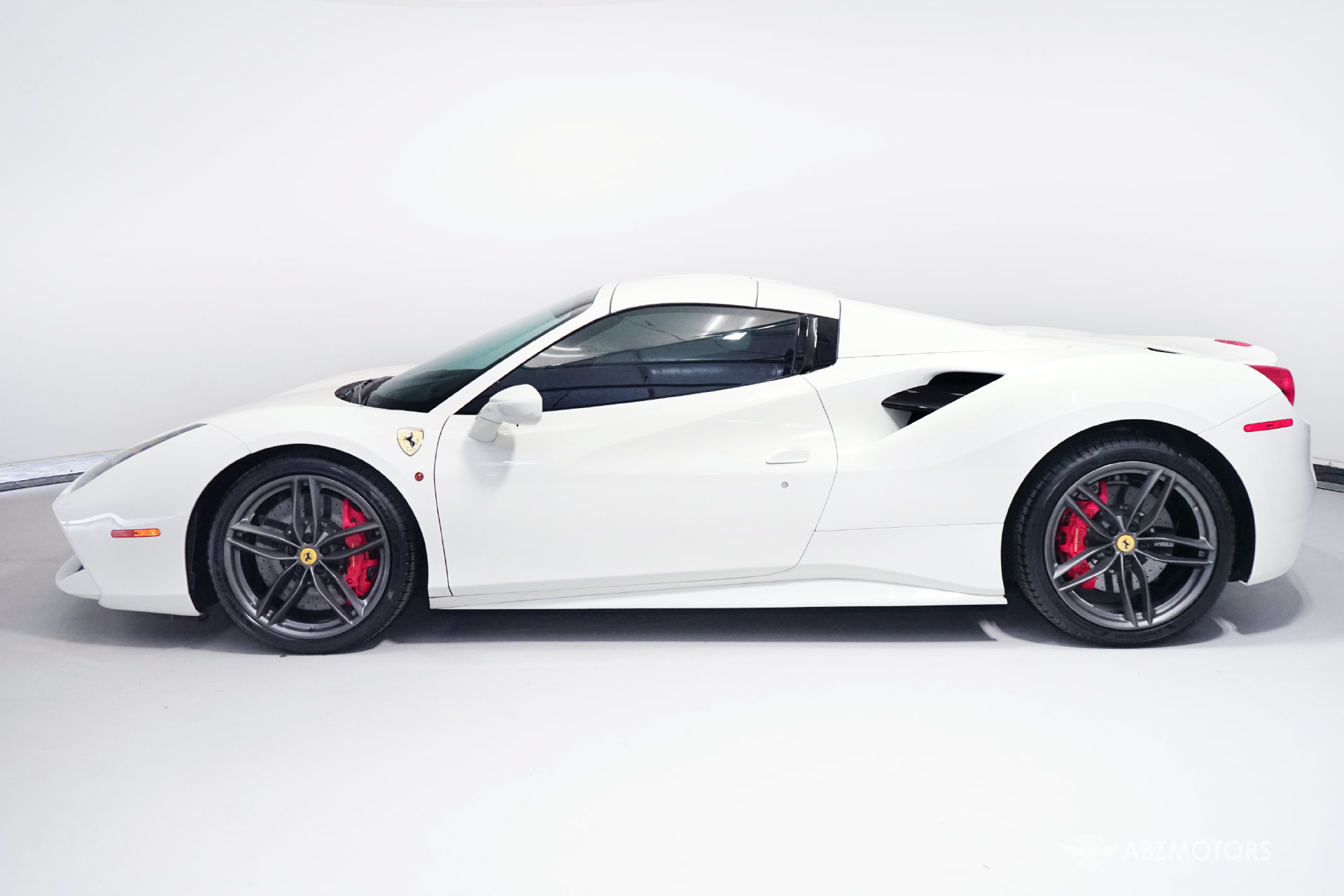 Used 2019 Ferrari 488 Spider RWD image 4