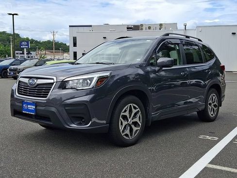 Used 2020 Subaru Forester Premium AWD/4WD image 3
