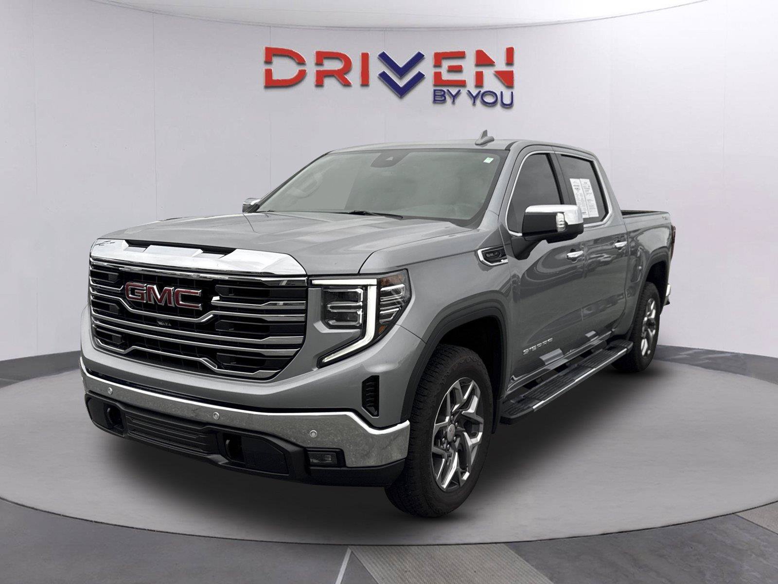 Used 2025 GMC Sierra 1500 SLT w/ SLT Premium Plus Package AWD/4WD image 8