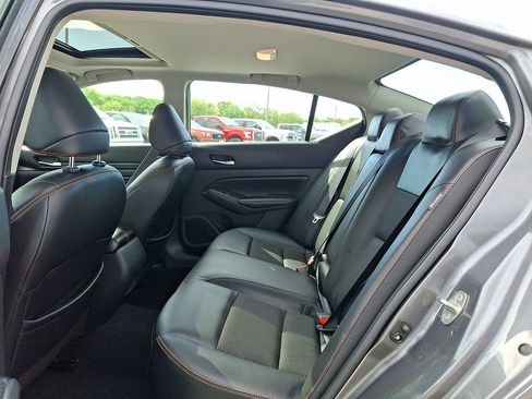 Used 2021 Nissan Altima 2.5 SR w/ SR Premium Package FWD image 10