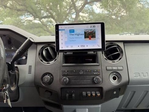 Used 2016 Ford F250 XL w/ Power Equipment Group AWD/4WD image 12