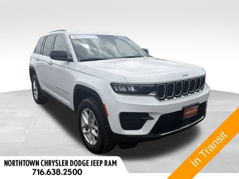 Used 2025 Jeep Grand Cherokee Laredo X w/ Luxury Tech Group I AWD/4WD image 1