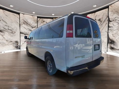 Used 2016 GMC Savana 3500 LS image 8