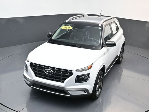 Certified 2025 Hyundai Venue Limited image 20
