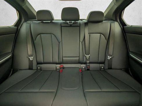 Used 2020 BMW 330i Sedan w/ Convenience Package RWD image 24