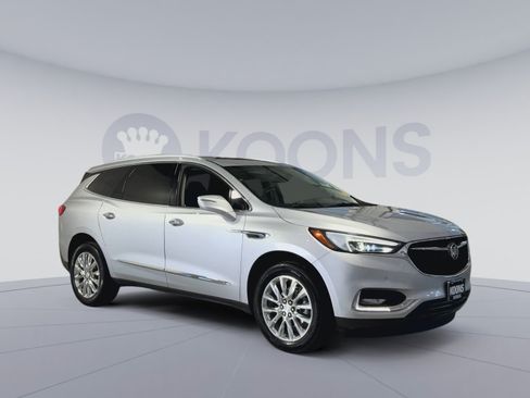 Used 2021 Buick Enclave Premium w/ Sun and Sites Package FWD image 2