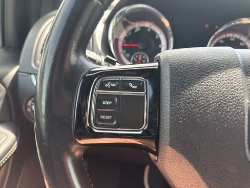 Used 2018 Dodge Grand Caravan SE FWD image 23