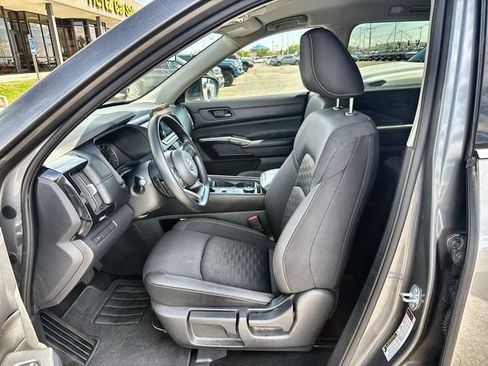 Used 2024 Nissan Pathfinder S AWD/4WD image 11