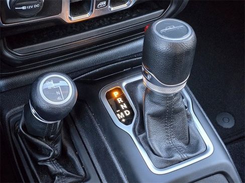 Used 2021 Jeep Gladiator Sport image 17