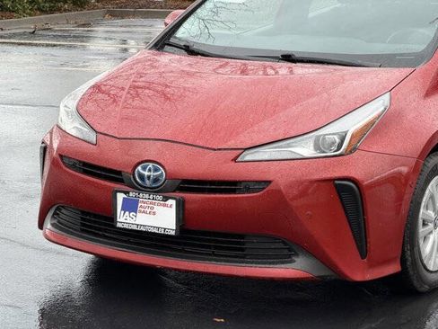 Used 2022 Toyota Prius LE image 9