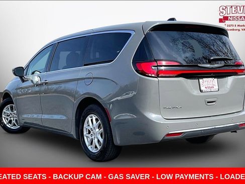 Used 2023 Chrysler Pacifica Touring-L image 4